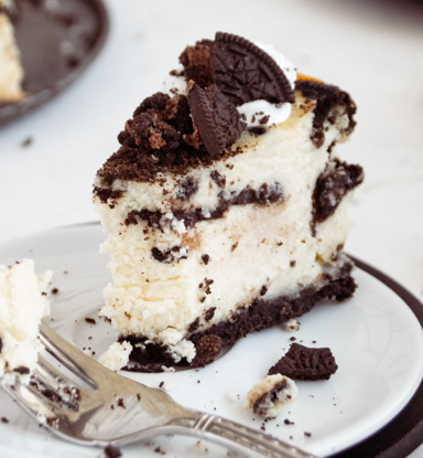 Oreo Cookies and Cream No-Bake Cheesecake Valentine's Day Dessert 